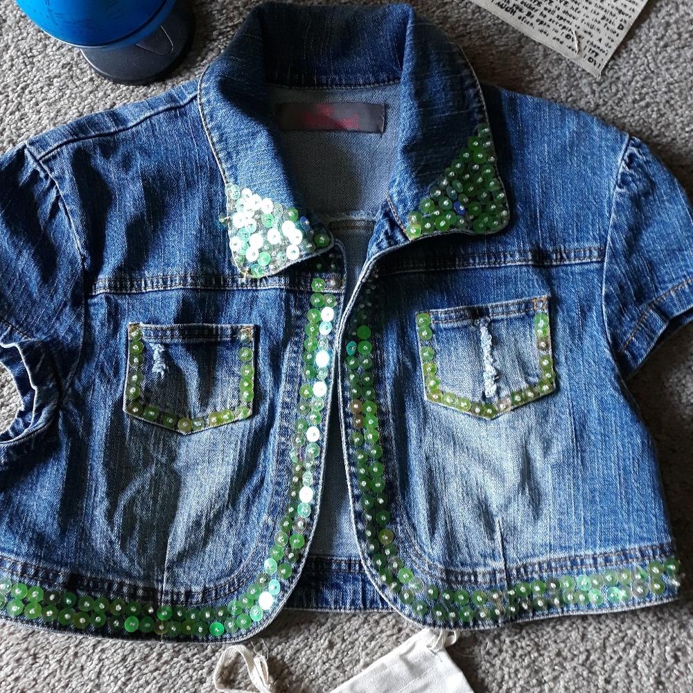 A sparkling Miss Jeaniest jacket! Great condition!
